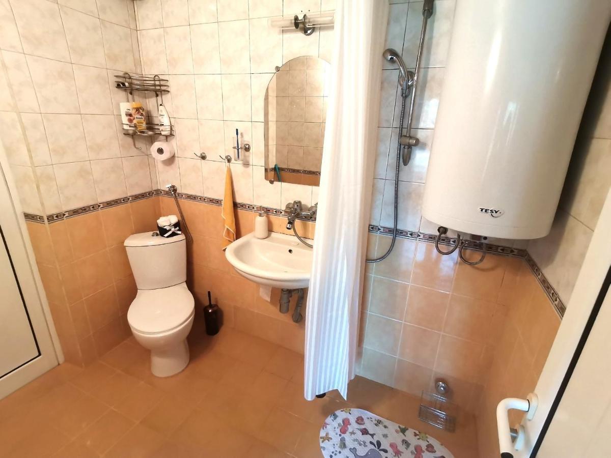 Самостоятелна Къща За Гости На 10 Минути От Плажа Varna Exterior photo